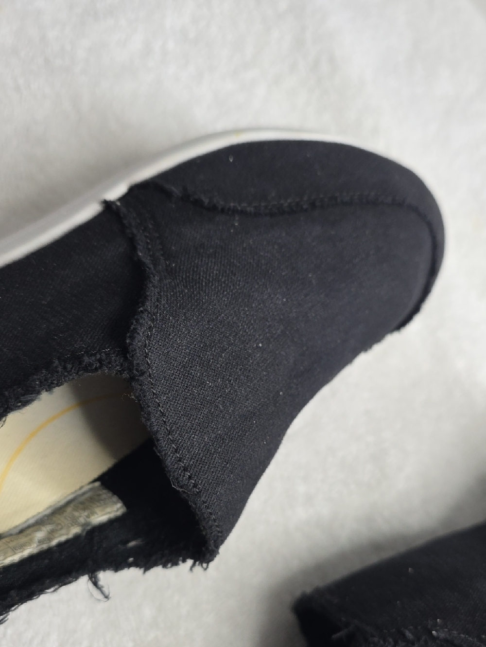 Vionic Beach Casual Slip-On Canvas Sneakers in Black Ladies Size 8.5 Distressed - Picture 13 of 16